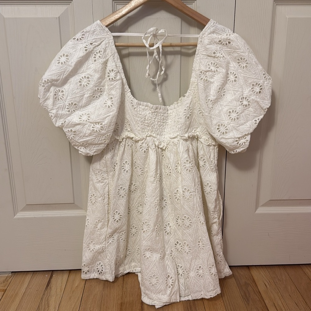 Pilcro Puff-Sleeve Eyelet Romper size small - Picture 10 of 10